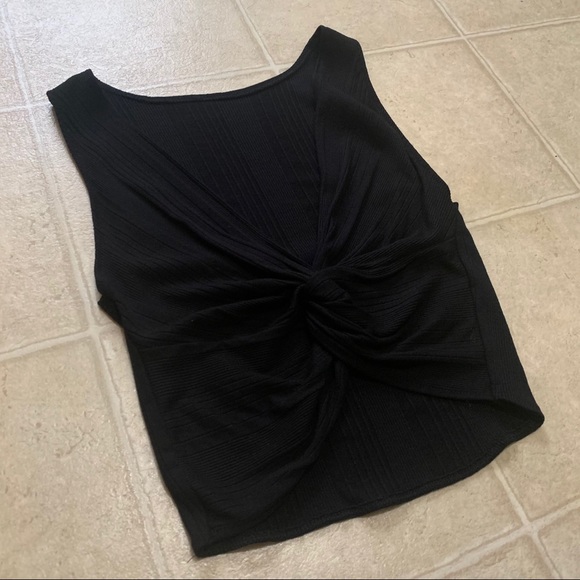 Zara Tops - Zara twist knot crop top